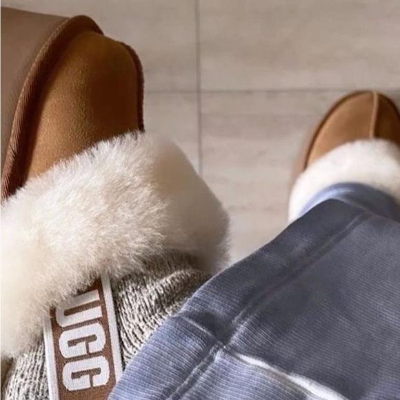 NWT Ugg Funkette Slip-on Sheepskin Slippers in Chesnut - Picture 8 of 10